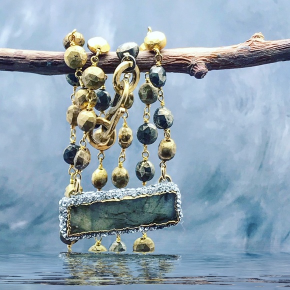 Matana Labradorite Pyrite rectangle pavé necklace - Picture 8 of 8